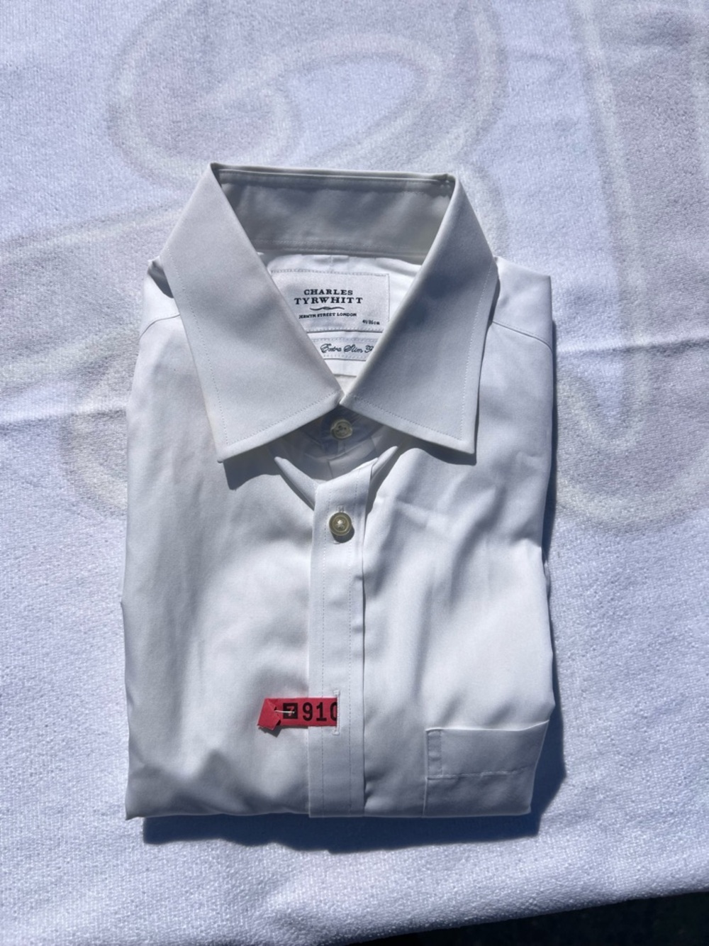 Charles Tyrwhitt White Men's Dress Shirt - Spread Collar - Picture 2 of 9